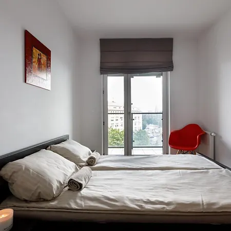 Golden - Two Bedrooms - Great Location&legnicka Daire