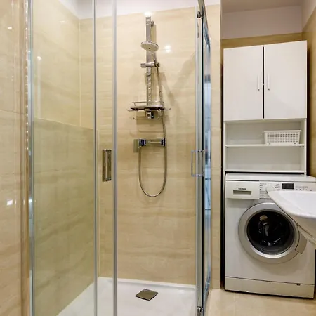 Golden - Two Bedrooms - Great Location&legnicka Daire